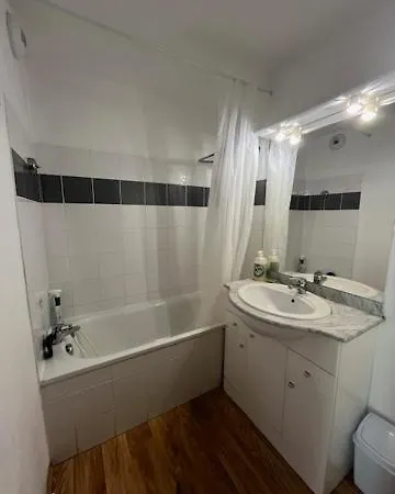 Foux D Piscine 4 Personnes *