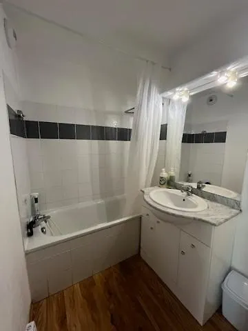 Foux D Piscine 6 Personnes *